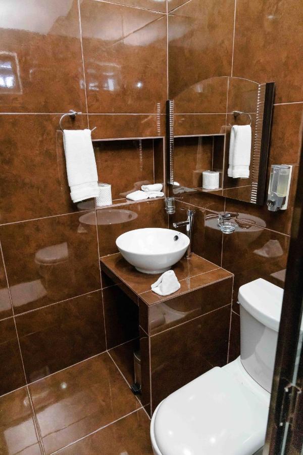 Hotel Naomi City Center 바칼라르 외부 사진